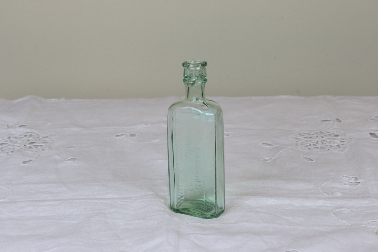 イギリス　アンティーク　ガラス瓶　ボトル　一輪挿し　フラワーベース　花瓶