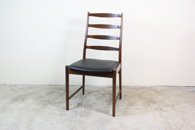 アルネヴォッダ―　ダイニングチェア　ローズウッド　デンマーク　北欧