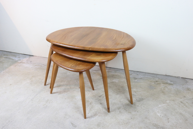 お買い得！　イギリス  アーコール社 ercol　ネストテーブル 　そ10-9