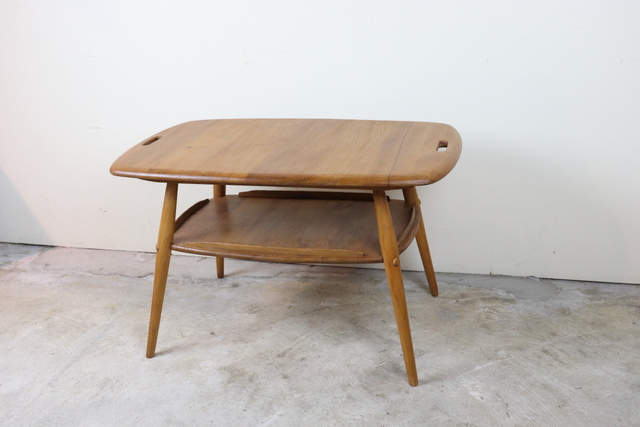イギリス　アーコール　ercol　取っ手　ラック付きコーヒーテーブル　トレイテーブル　レア　す47-3