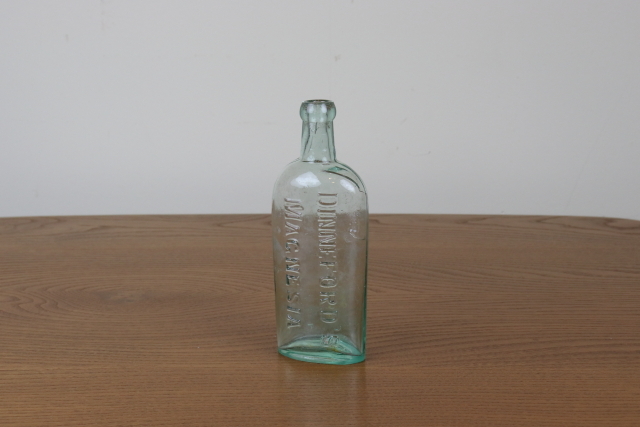 イギリス　アンティーク　薬瓶　ガラスビン　一輪挿し　ボトル