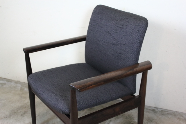 フィンユール　ディプロマットチェア　ローズウッド　ヴィンテージ　デンマーク