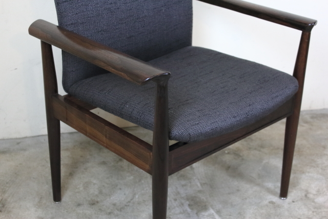 フィンユール　ディプロマットチェア　ローズウッド　ヴィンテージ　デンマーク