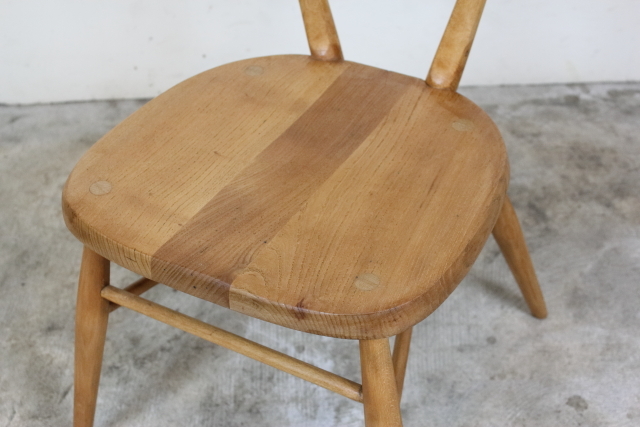 ercol　アーコール　レッドドット　チャイルドチェア　スタッキングチェア