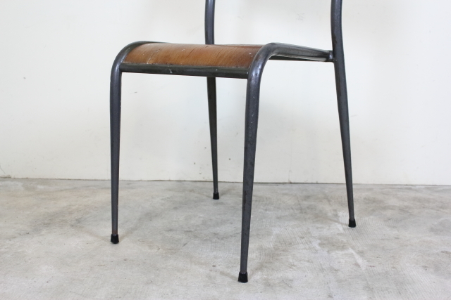 フランス　スクールチェア　スタッキングチェア　パイプ