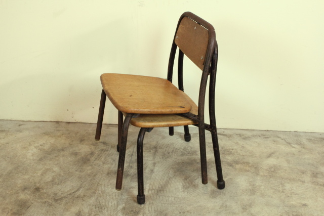 チャイルドチェア　スタッキングチェア