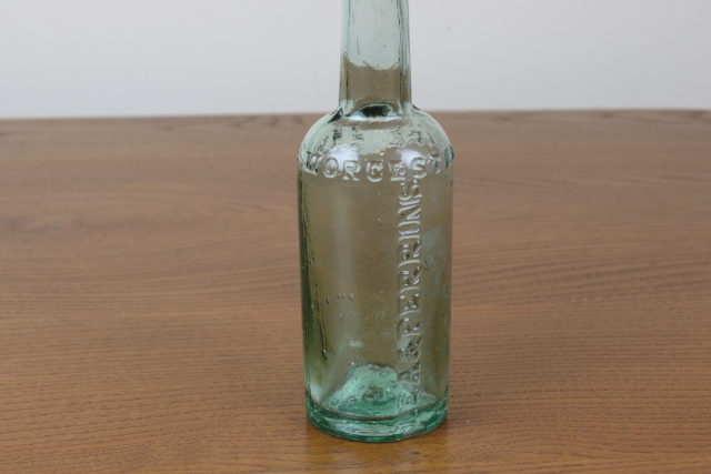 イギリス　アンティーク　ウスターソース　ガラス瓶　一輪挿し