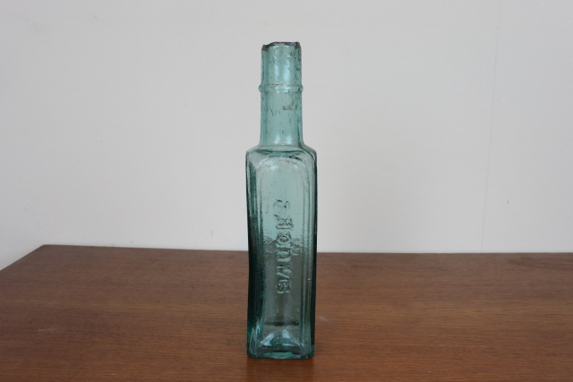 イギリス　アンティーク　ガラス瓶　ボトル　一輪挿し　フラワーベース　花瓶