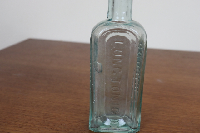 イギリス　アンティーク　ガラス瓶　ボトル　一輪挿し　フラワーベース　花瓶