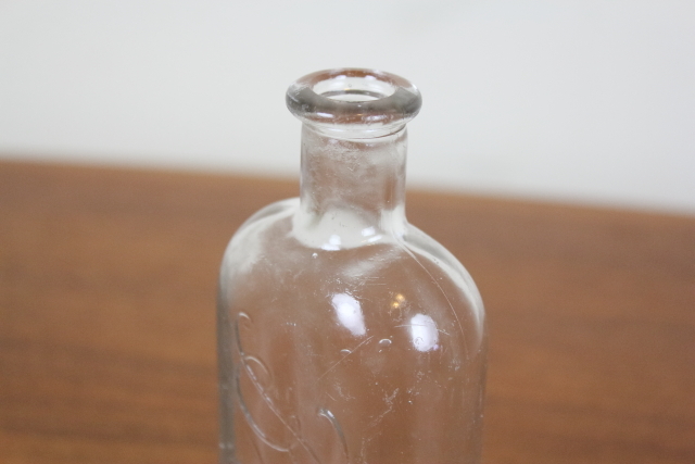 イギリス　アンティーク　BOOTS　ビン　花瓶　一輪挿し　薬瓶