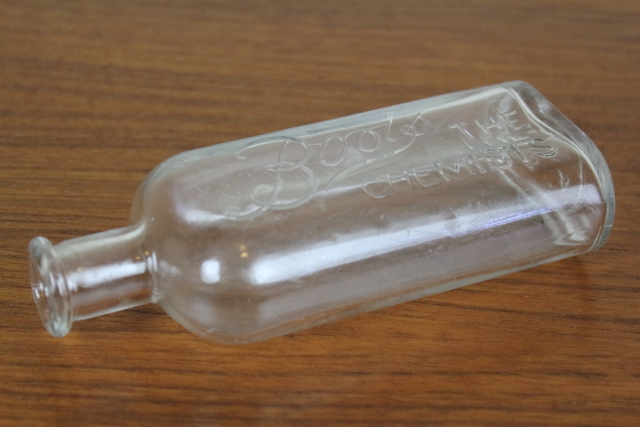 イギリス　アンティーク　BOOTS　ビン　花瓶　一輪挿し　薬瓶