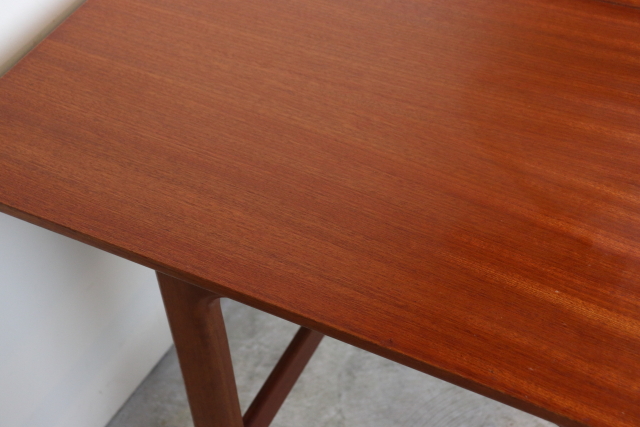 イギリス　マッキントッシュ　ネストテーブル　ヴィンテージ　チーク