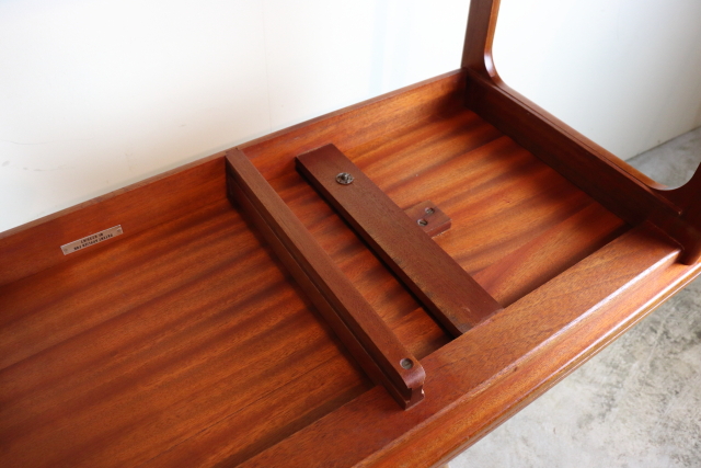 イギリス　マッキントッシュ　ネストテーブル　ヴィンテージ　チーク