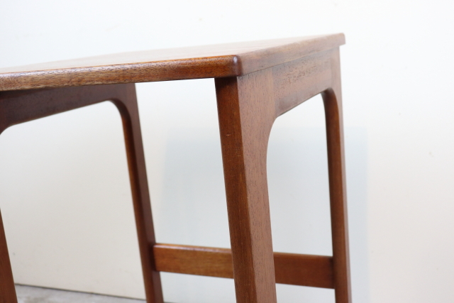 イギリス　マッキントッシュ　ネストテーブル　ヴィンテージ　チーク