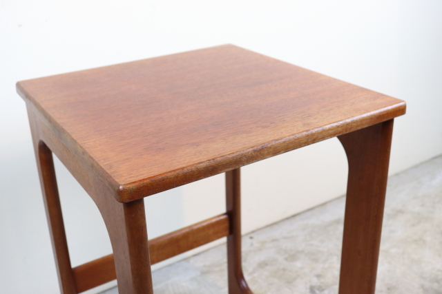 イギリス　マッキントッシュ　ネストテーブル　ヴィンテージ　チーク