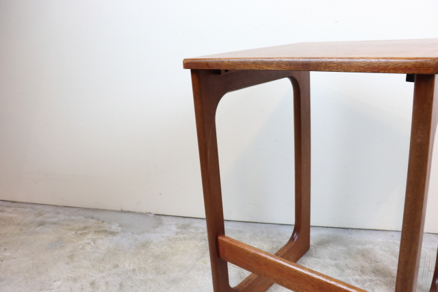 イギリス　マッキントッシュ　ネストテーブル　ヴィンテージ　チーク