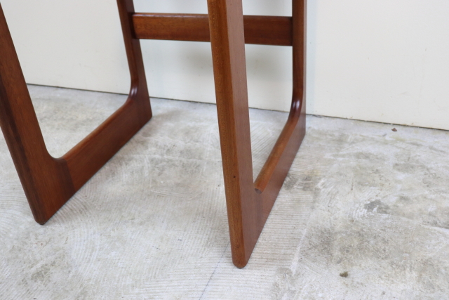 イギリス　マッキントッシュ　ネストテーブル　ヴィンテージ　チーク