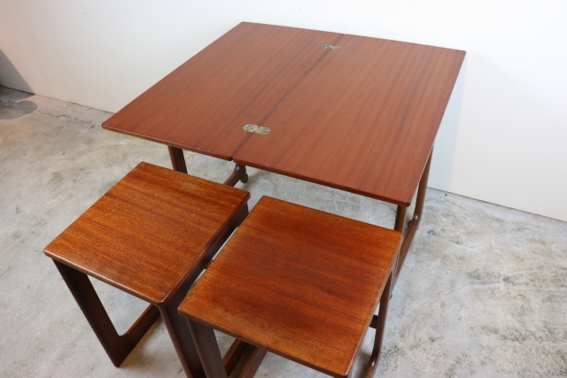 イギリス　マッキントッシュ　ネストテーブル　ヴィンテージ　チーク