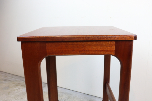 イギリス　マッキントッシュ　ネストテーブル　ヴィンテージ　チーク