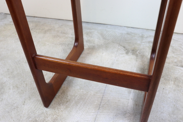 イギリス　マッキントッシュ　ネストテーブル　ヴィンテージ　チーク