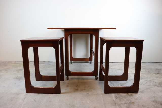 イギリス　マッキントッシュ　ネストテーブル　ヴィンテージ　チーク