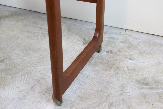 イギリス　マッキントッシュ　ネストテーブル　ヴィンテージ　チーク