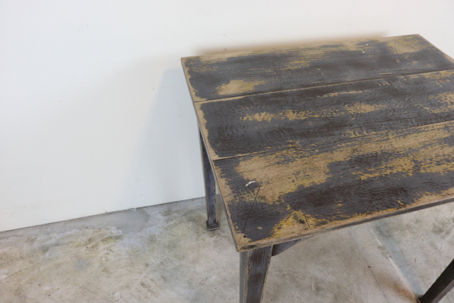 イギリス　ヴィンテージ　テーブル　デスク　机　シャビー