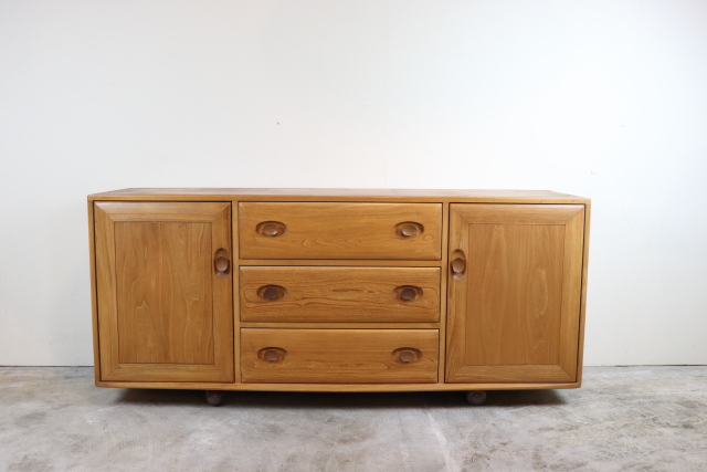 ercol　アーコール　サイドボード　収納家具　キャスター付　ヴィンテージ　イギリス