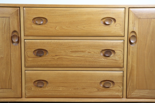 ercol　アーコール　サイドボード　収納家具　キャスター付　ヴィンテージ　イギリス