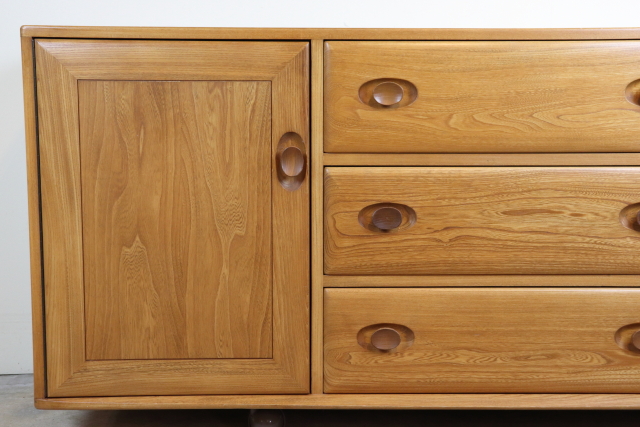 ercol　アーコール　サイドボード　収納家具　キャスター付　ヴィンテージ　イギリス