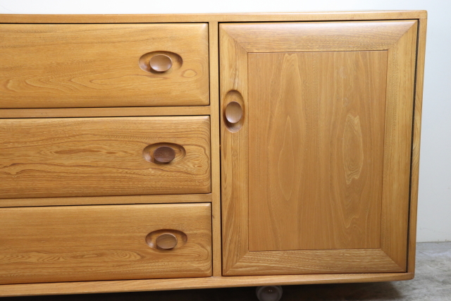 ercol　アーコール　サイドボード　収納家具　キャスター付　ヴィンテージ　イギリス