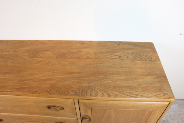 ercol　アーコール　サイドボード　収納家具　キャスター付　ヴィンテージ　イギリス