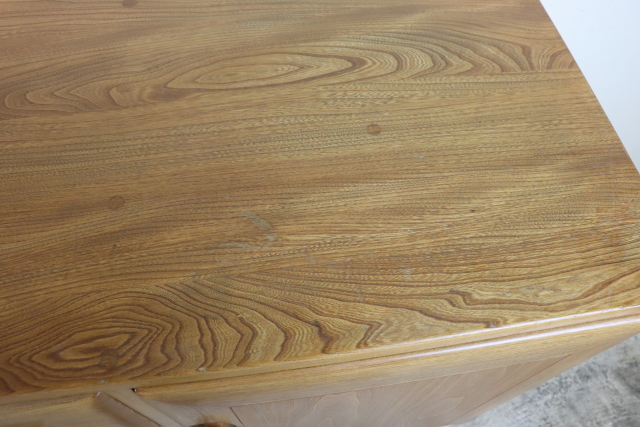 ercol　アーコール　サイドボード　収納家具　キャスター付　ヴィンテージ　イギリス