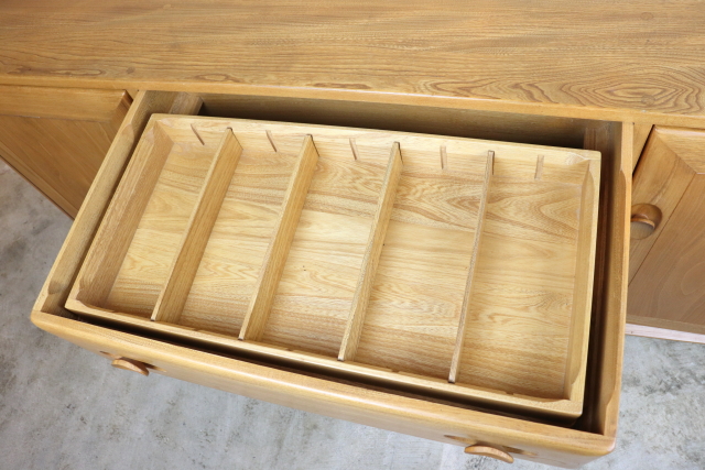 ercol　アーコール　サイドボード　収納家具　キャスター付　ヴィンテージ　イギリス