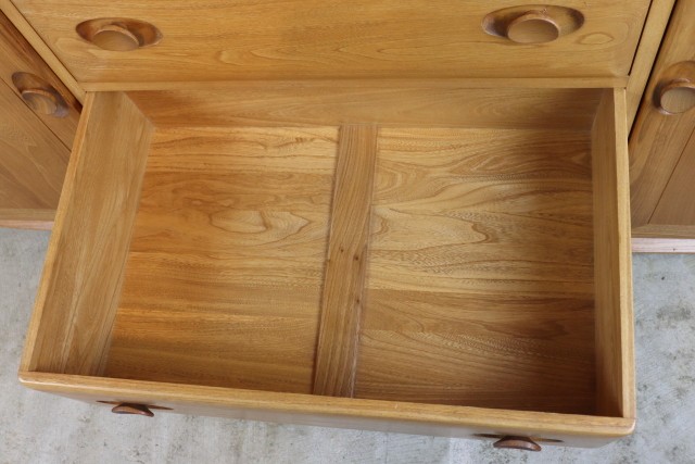 ercol　アーコール　サイドボード　収納家具　キャスター付　ヴィンテージ　イギリス