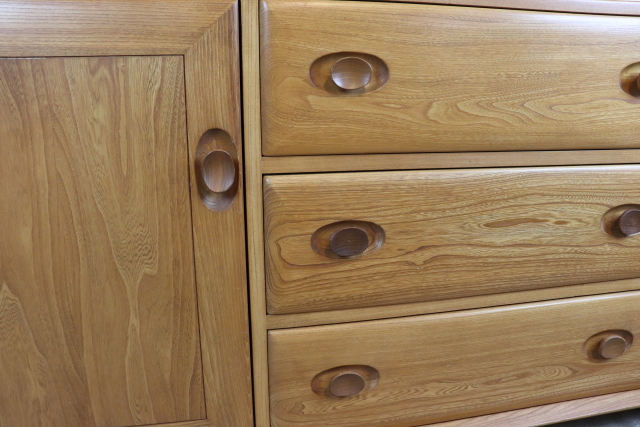 ercol　アーコール　サイドボード　収納家具　キャスター付　ヴィンテージ　イギリス