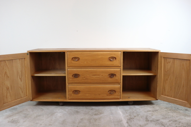 ercol　アーコール　サイドボード　収納家具　キャスター付　ヴィンテージ　イギリス