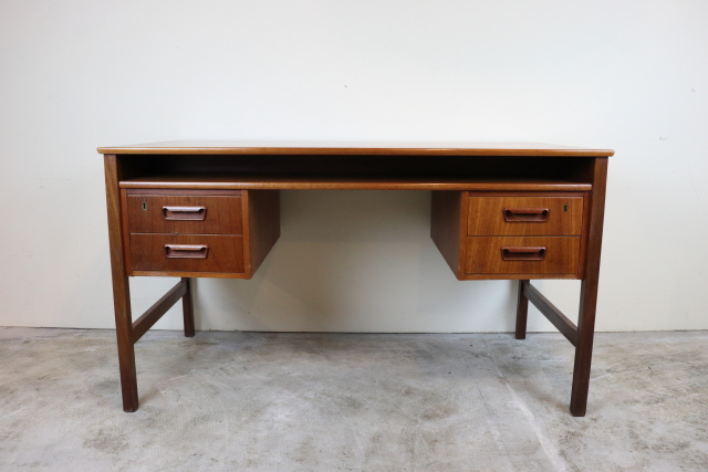 デンマーク　北欧　ヴィンテージ　デスク　机　チーク