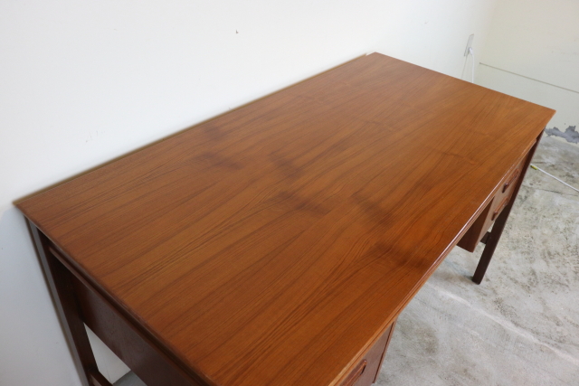 デンマーク　北欧　ヴィンテージ　デスク　机　チーク