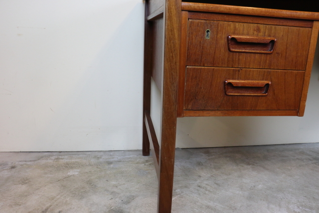 デンマーク　北欧　ヴィンテージ　デスク　机　チーク