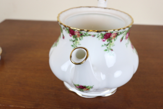 ロイヤルアルバート　オールドカントリーローズ　ヴィンテージ　ポット　イギリス　バラ