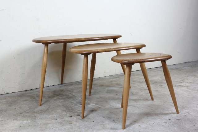 はっち　アーコール　ercolネストテーブル　イギリス　ヴィンテージ イギリス アーコール社 ercol ネストテーブル そ10-3