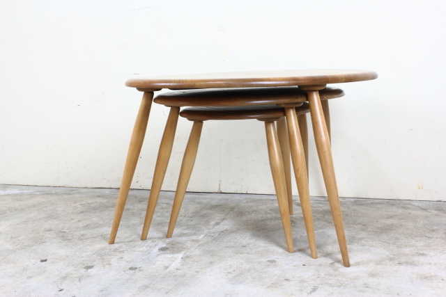 はっち　アーコール　ercolネストテーブル　イギリス　ヴィンテージ イギリス アーコール社 ercol ネストテーブルLサイズ コーヒー