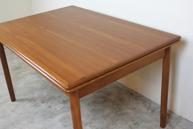 デンマーク　ヴィンテージ　エクステンションダイニングテーブル　チーク