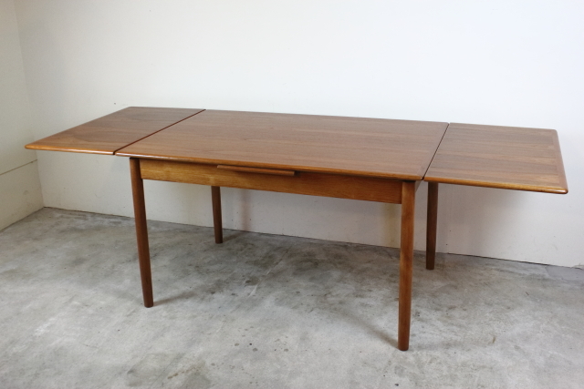 デンマーク　ヴィンテージ　エクステンションダイニングテーブル　チーク