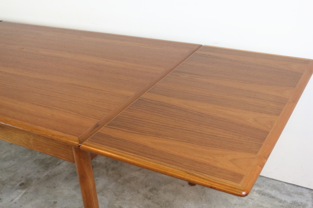 デンマーク　ヴィンテージ　エクステンションダイニングテーブル　チーク