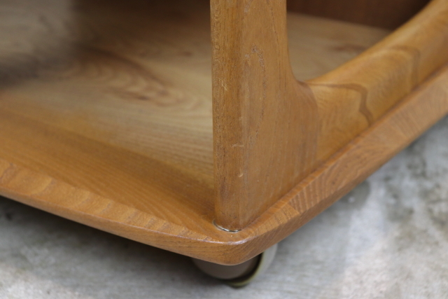 アーコール　ercol　パンドラボックス　コーヒーテーブル　キャスター付き