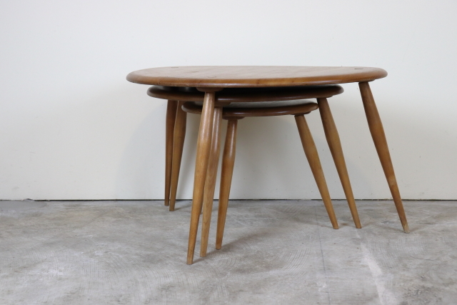 はっち　アーコール　ercolネストテーブル　イギリス　ヴィンテージ アーコール ERCOL ヴィンテージ ネストテーブル / ラウンド