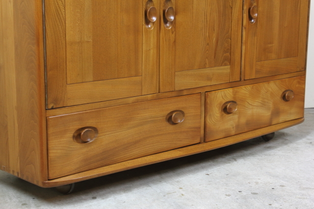 イギリスアーコール社 ercol サイドボード（キャスター付） そ78-1