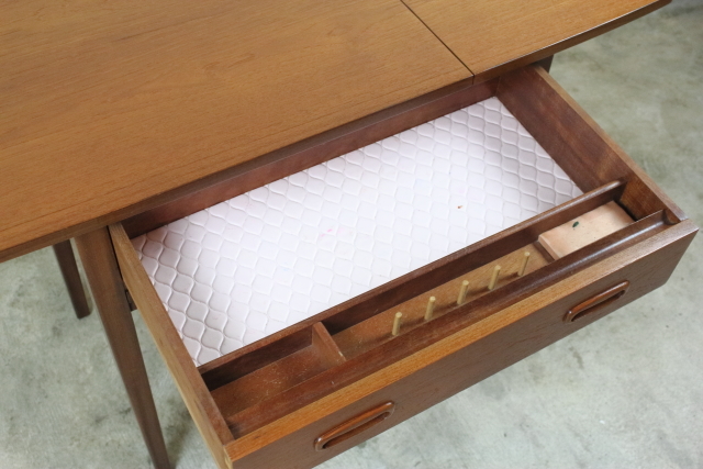 デンマーク　ヴィンテージ　ソーイングテーブル　北欧